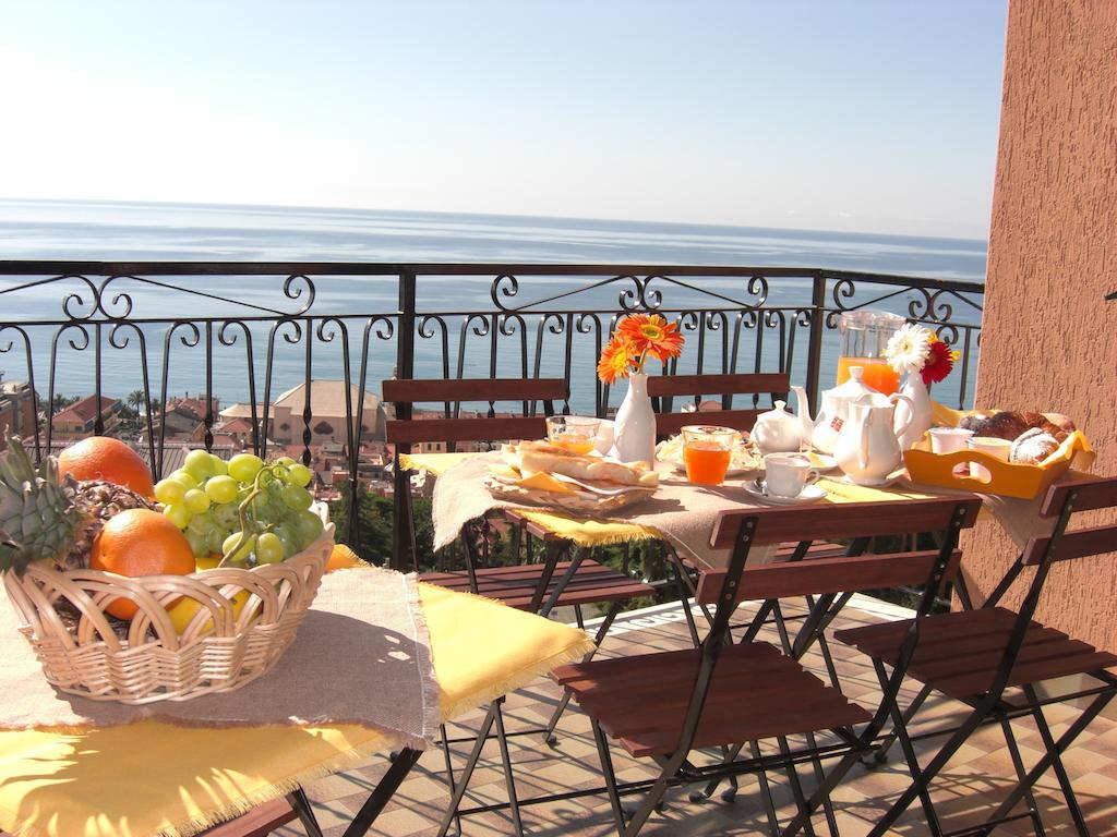 Pietra Preziosa Bed & Breakfast Pietra Ligure Eksteriør bilde
