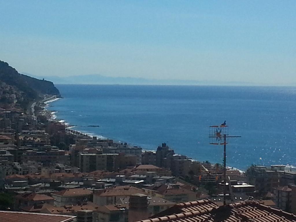 Pietra Preziosa Bed & Breakfast Pietra Ligure Eksteriør bilde